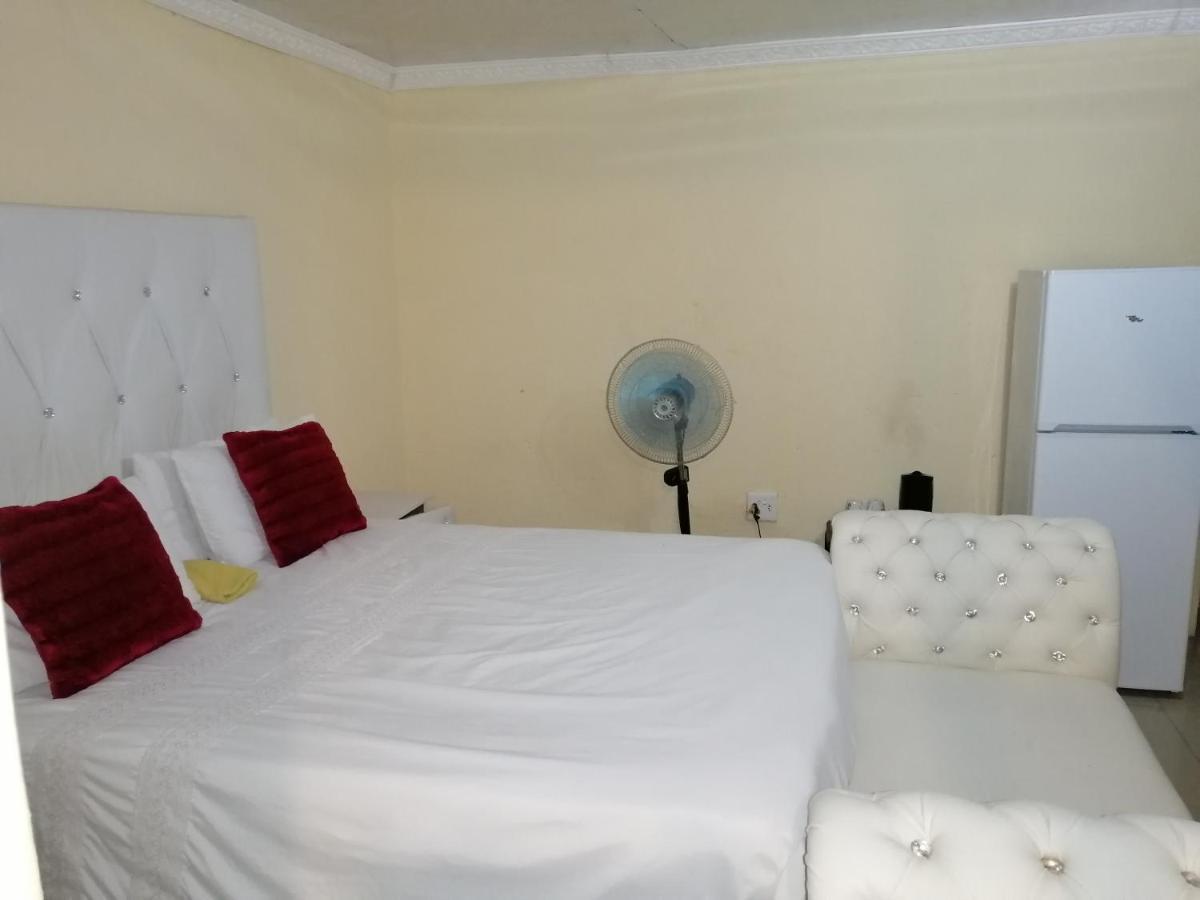 Moholoholo Lodge Acornhoek Екстер'єр фото