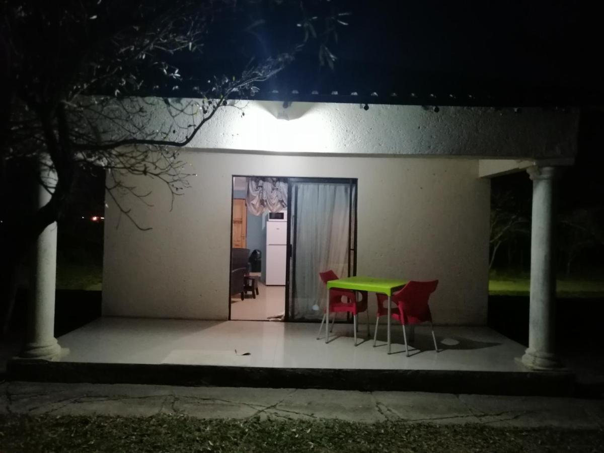 Moholoholo Lodge Acornhoek Екстер'єр фото